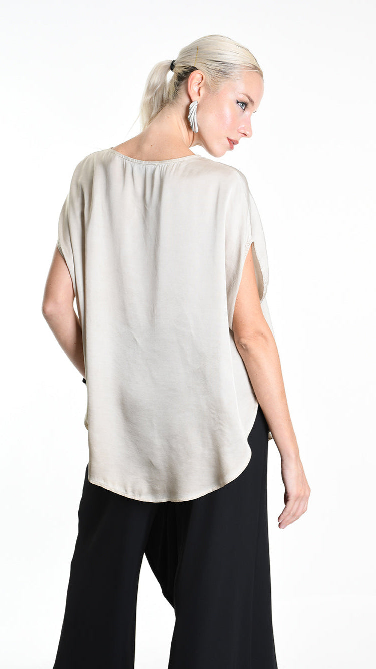 A34B W508425 BLUSA Over Satin Viscose Dyed Cold Sand