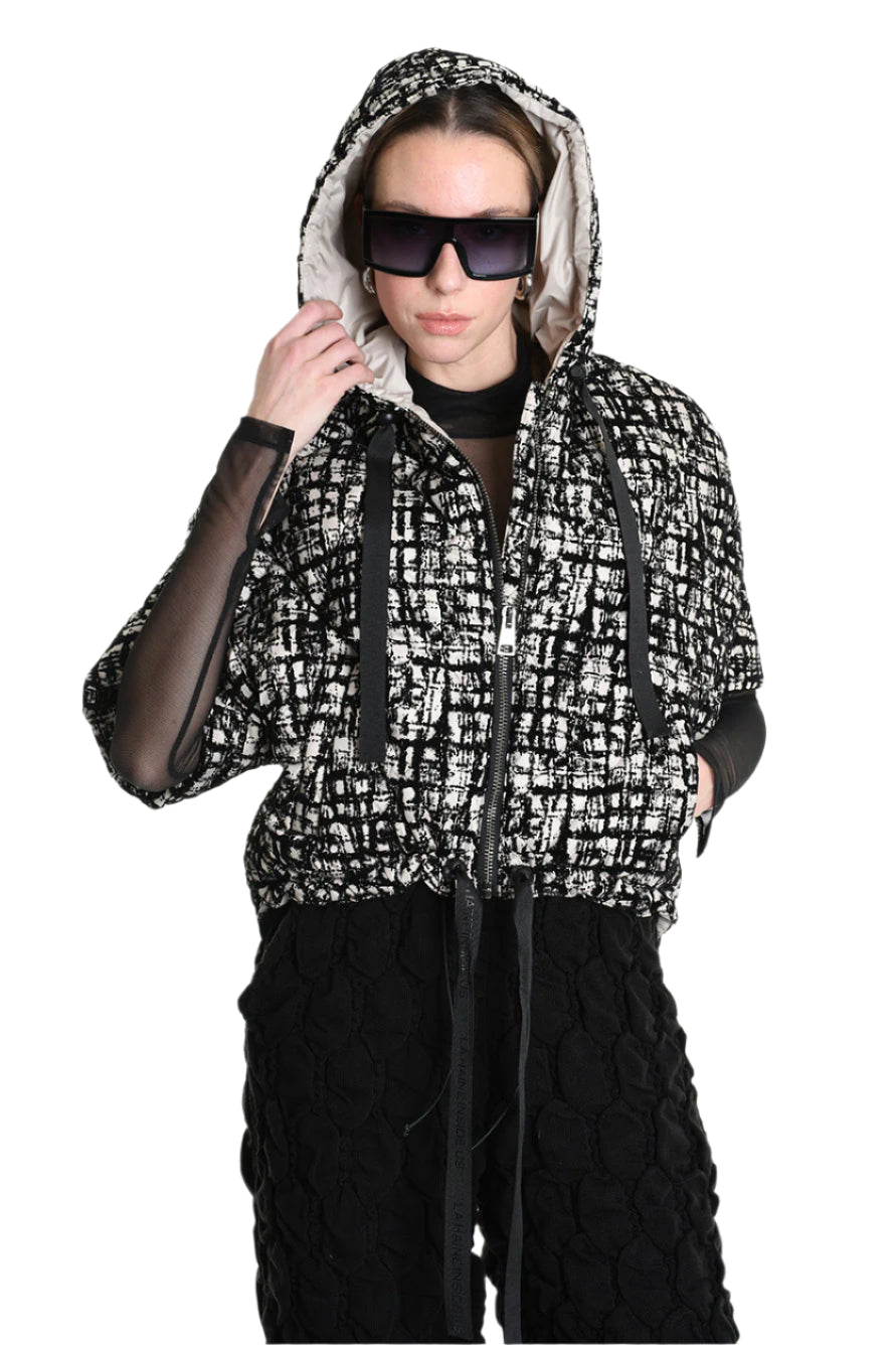 4P W5216 CAPE Oversized Sleeveless in Flocked Nylon, 150g Padding, Black. LA HAINE INSIDE US