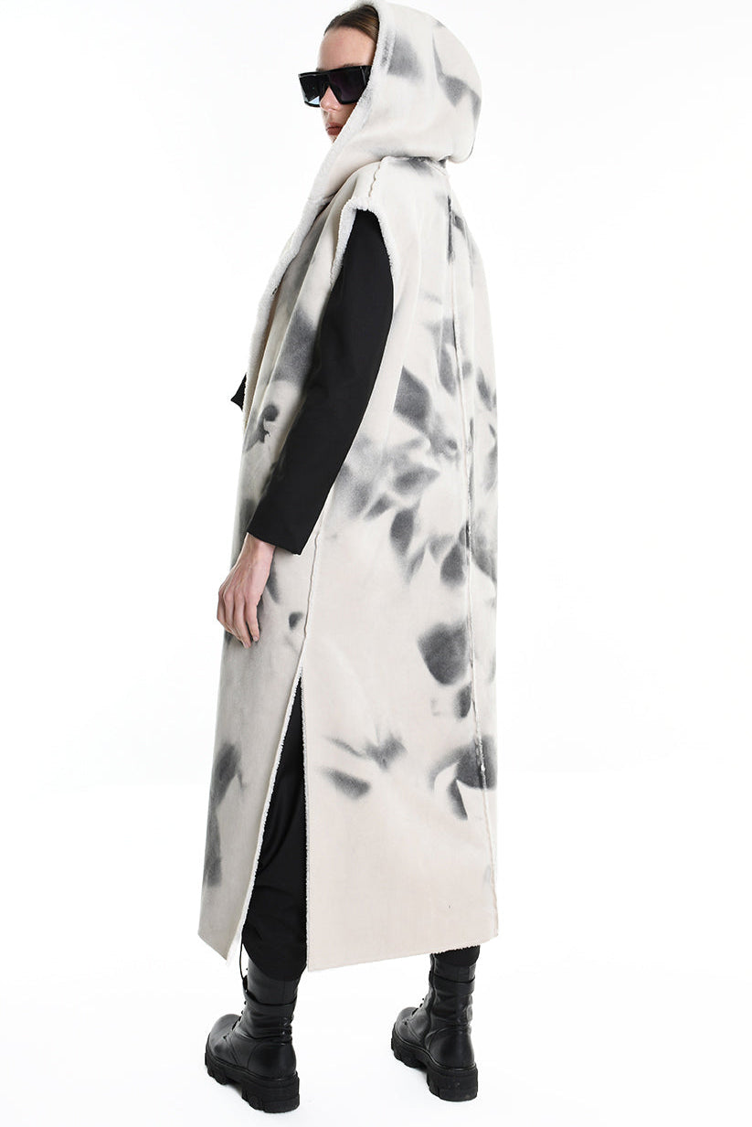 4- W5169 SLEEVELESS COAT in Printed Dyed Faux Shearling, UNISEX, White. TEPHRA