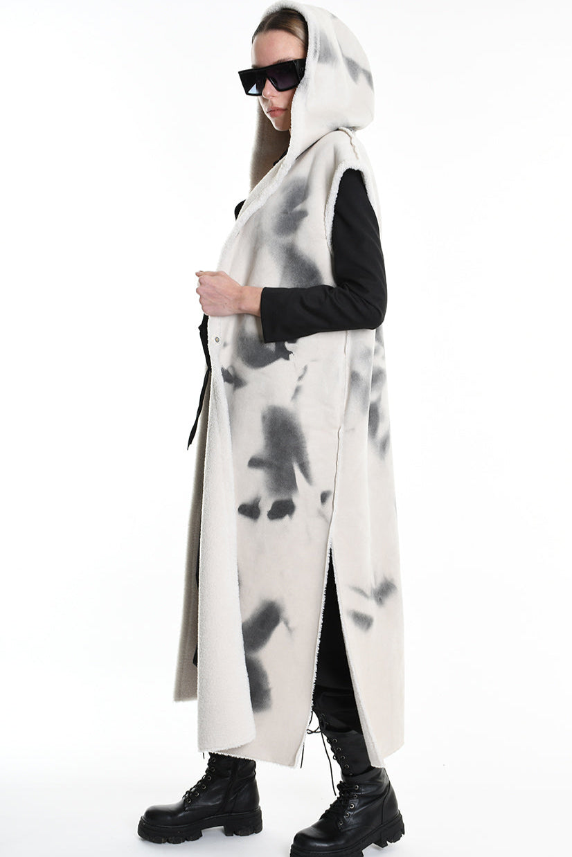 4- W5169 SLEEVELESS COAT in Printed Dyed Faux Shearling, UNISEX, White. TEPHRA