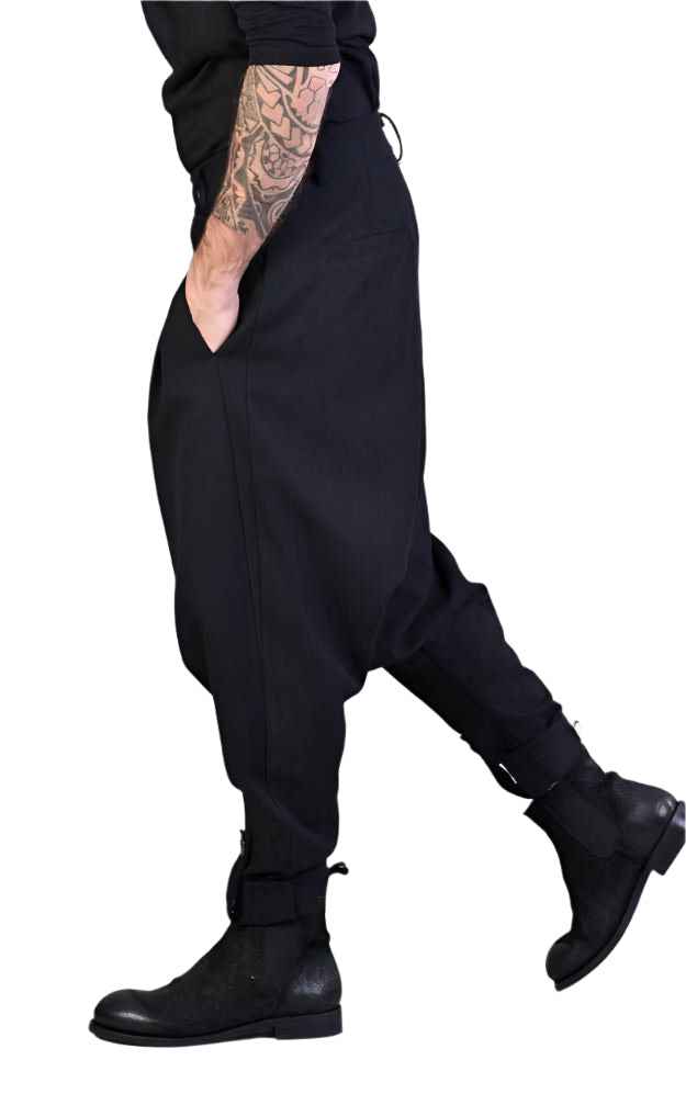 A33B LM00125 Black pants