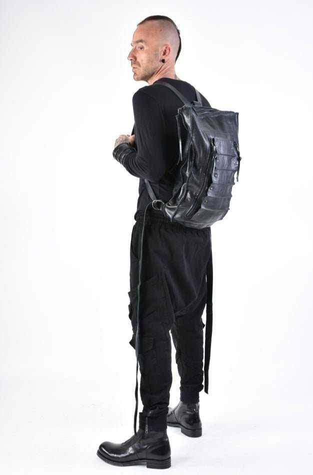 A33I LM16924 Black leather bag