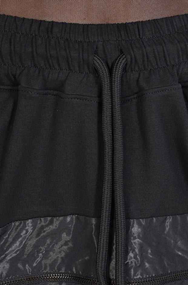 A33M ONKARA23 Womans black bottoms