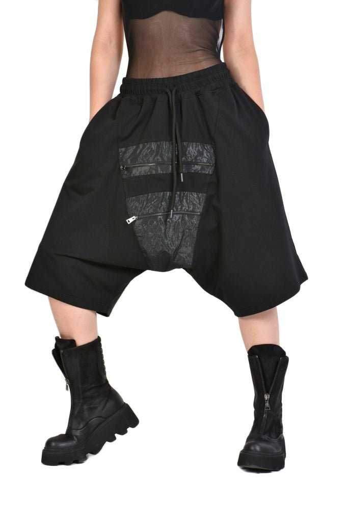 A33M ONKARA23 Womans black bottoms