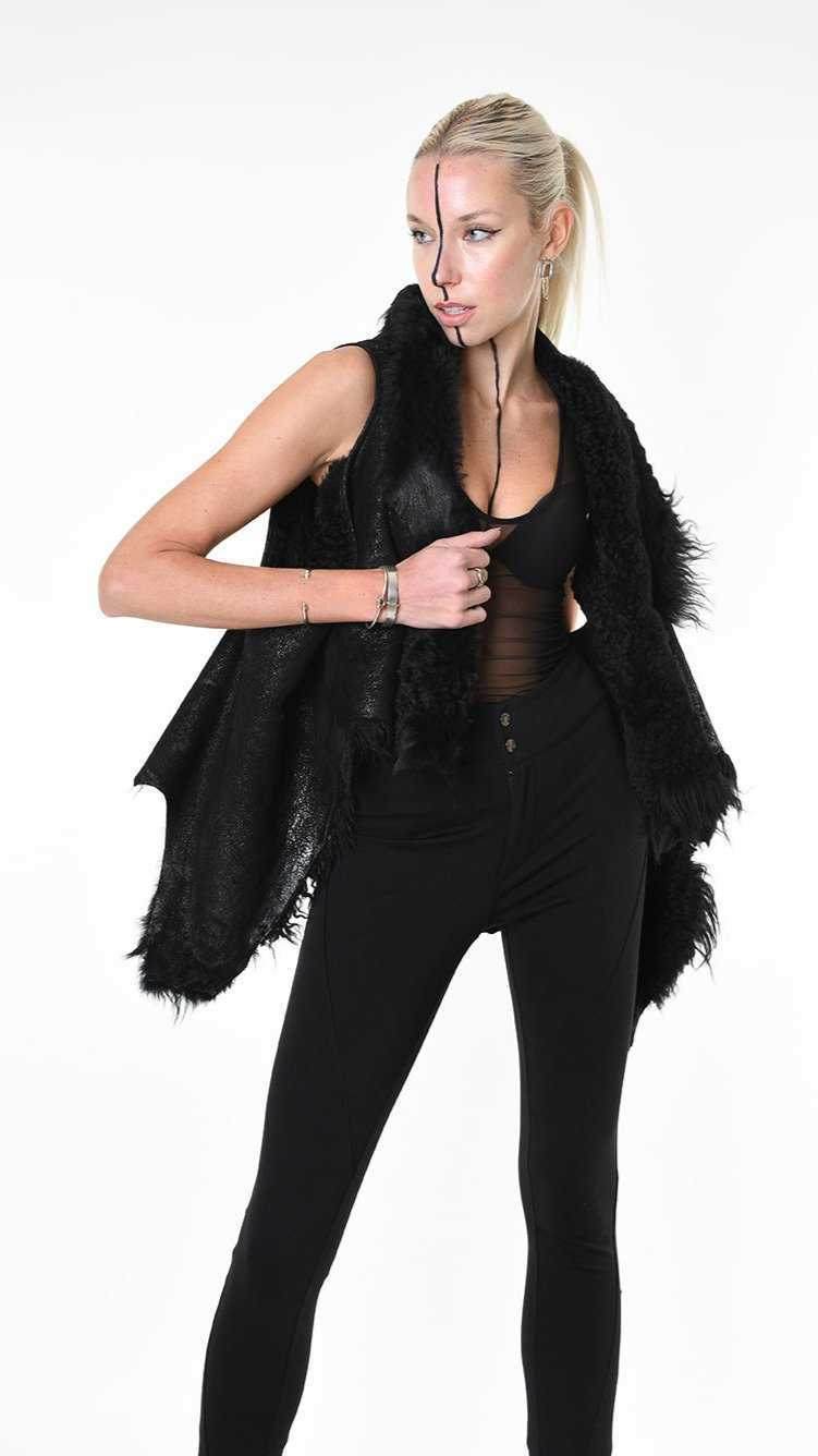 A34O LW86925 GILET Coated Shearling Double Face Black