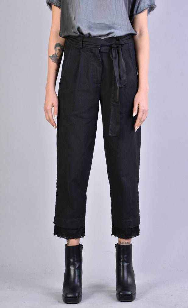 A39B SM16325 Black Pants Woman