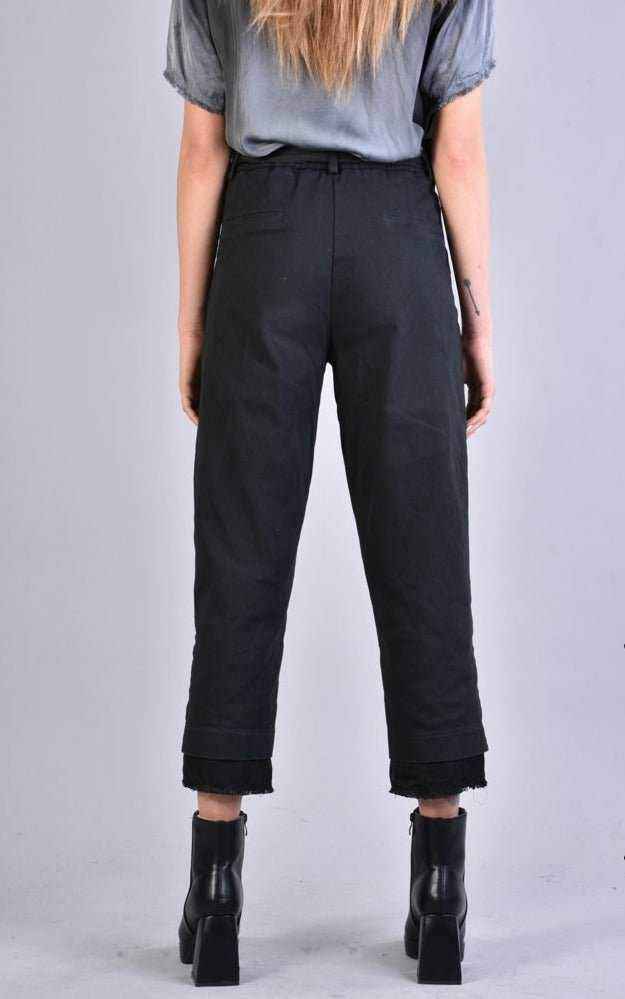 A39B SM16325 Black Pants Woman