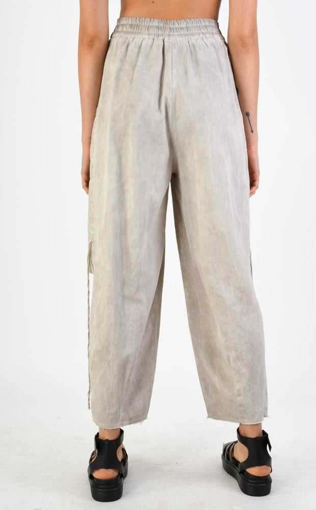 A39B SM31924 Gabardine pants