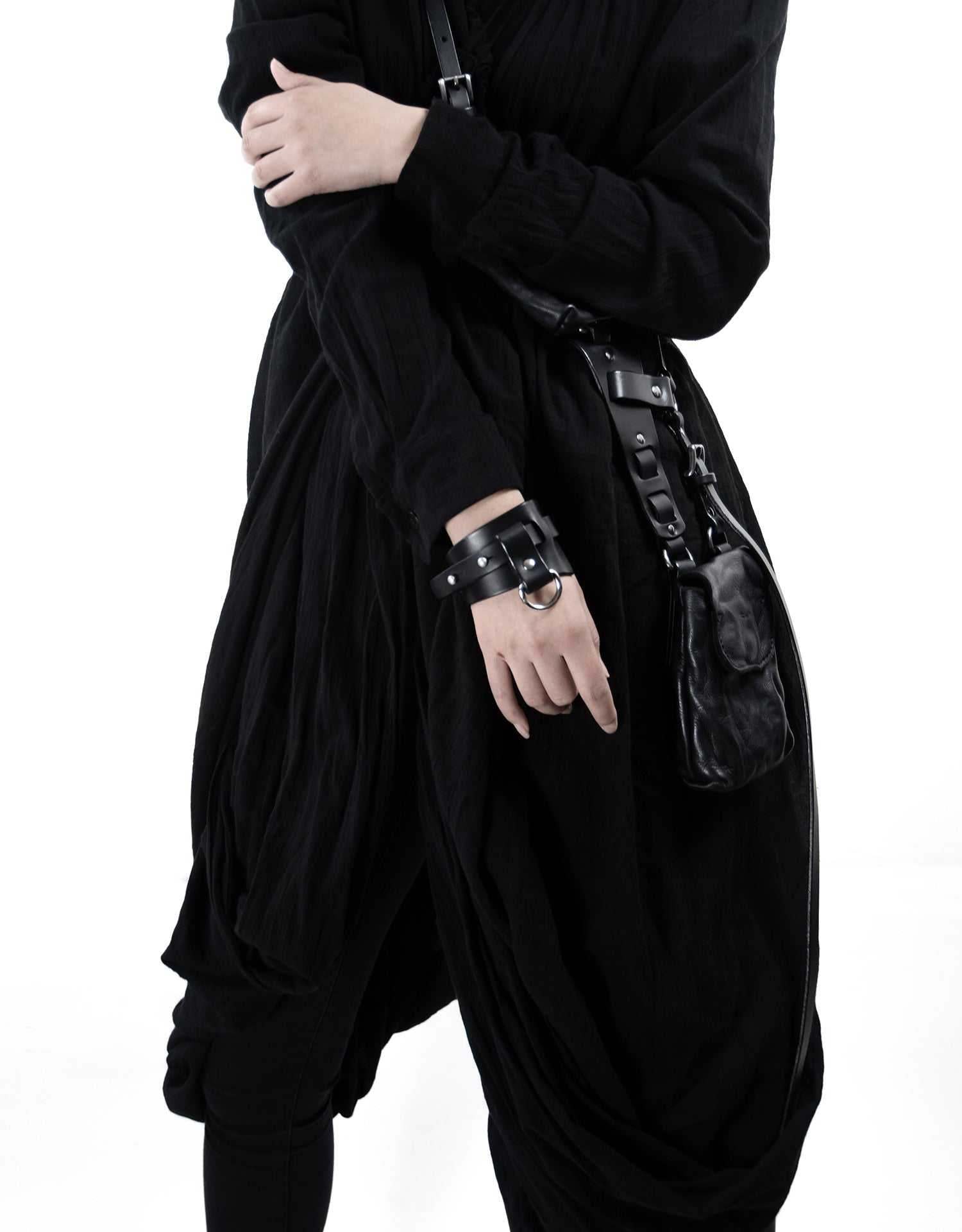 A3TEPHRA 1623BLACK Cuff leather unisex