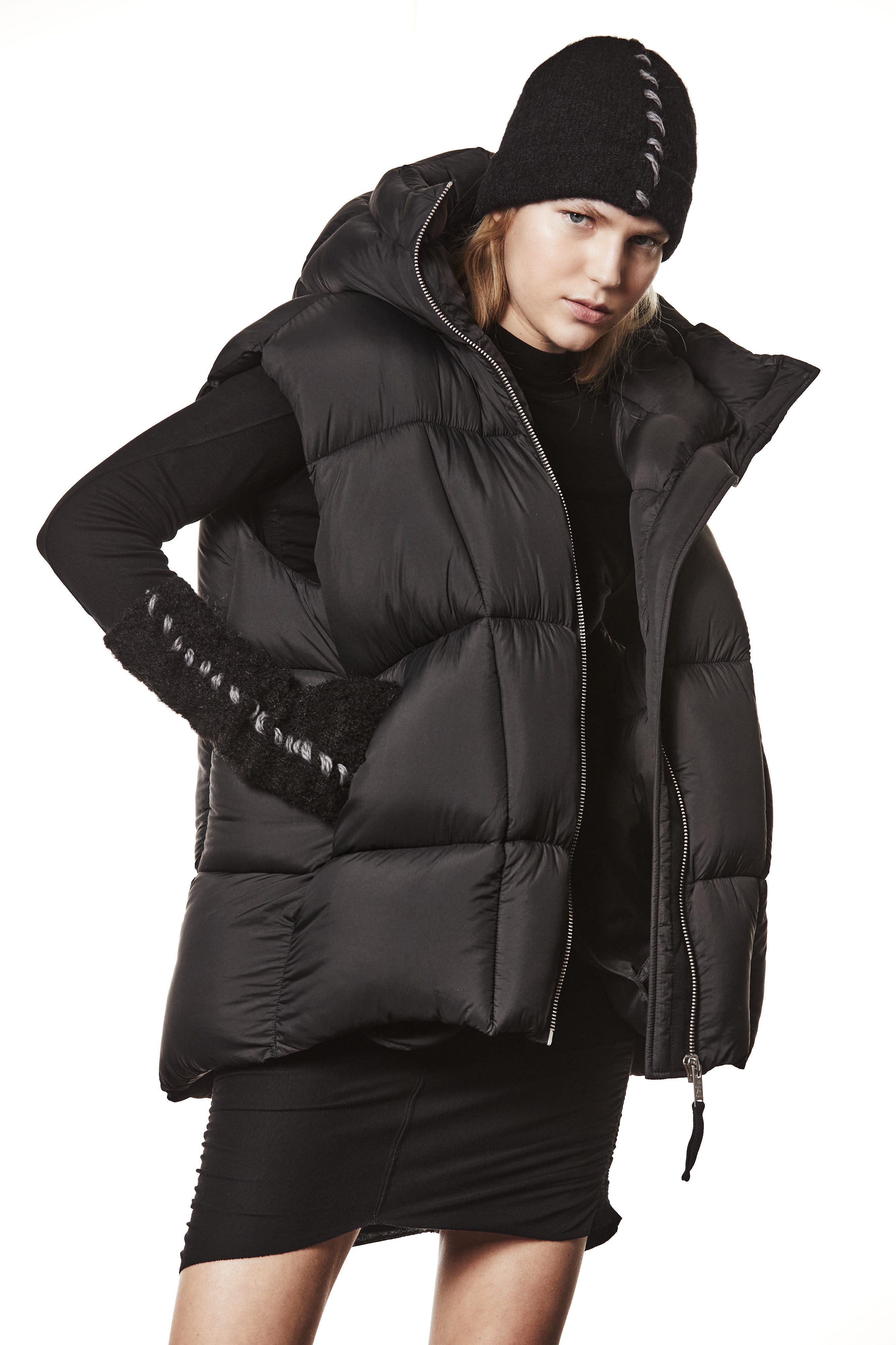 CAP W6426 WOMAN SCARF BLACK THOM KROM