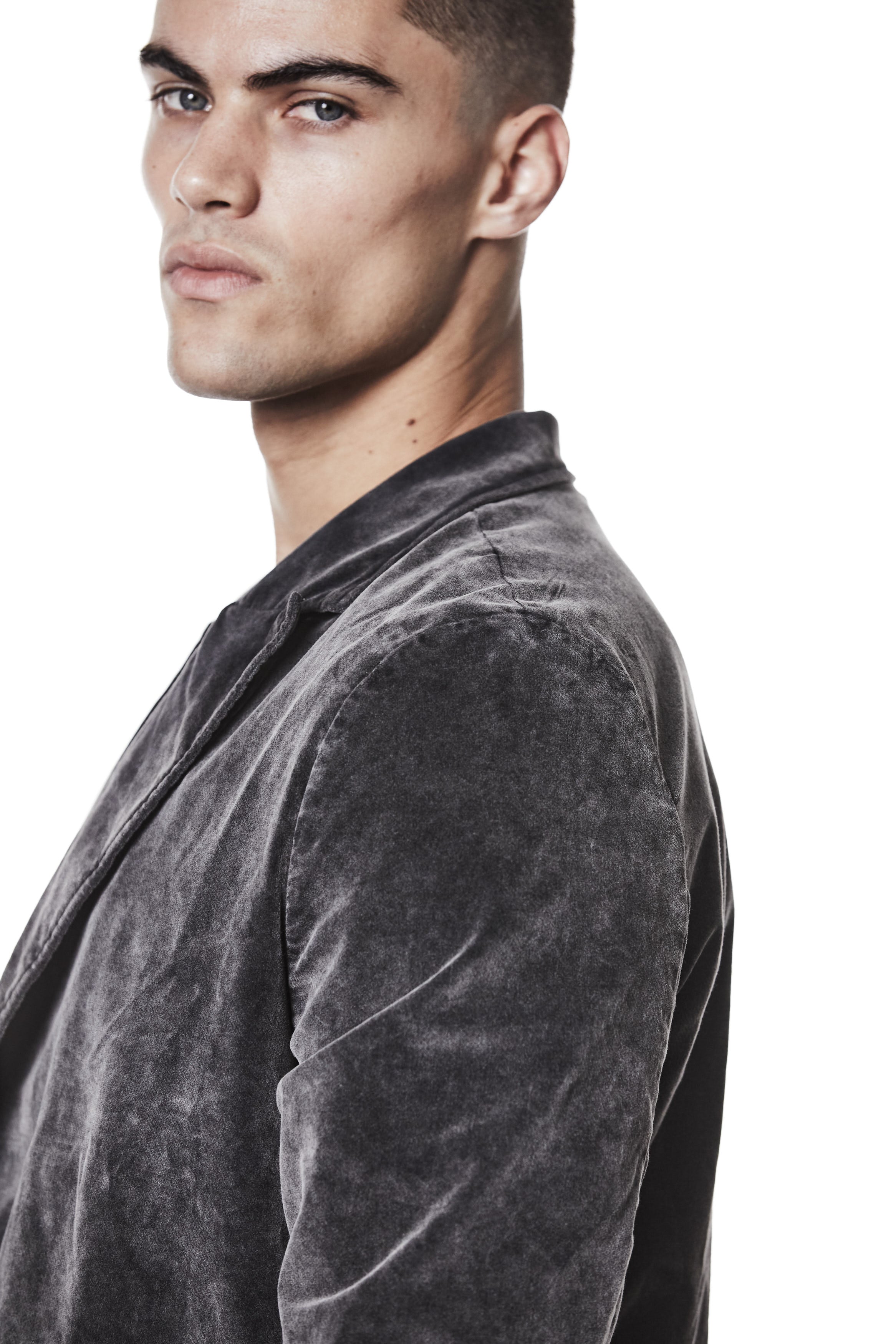 M B 58 used grey – Men’s blazer in washed grey cotton with shawl collar, two-button closure, and flap pockets. THOM KROM