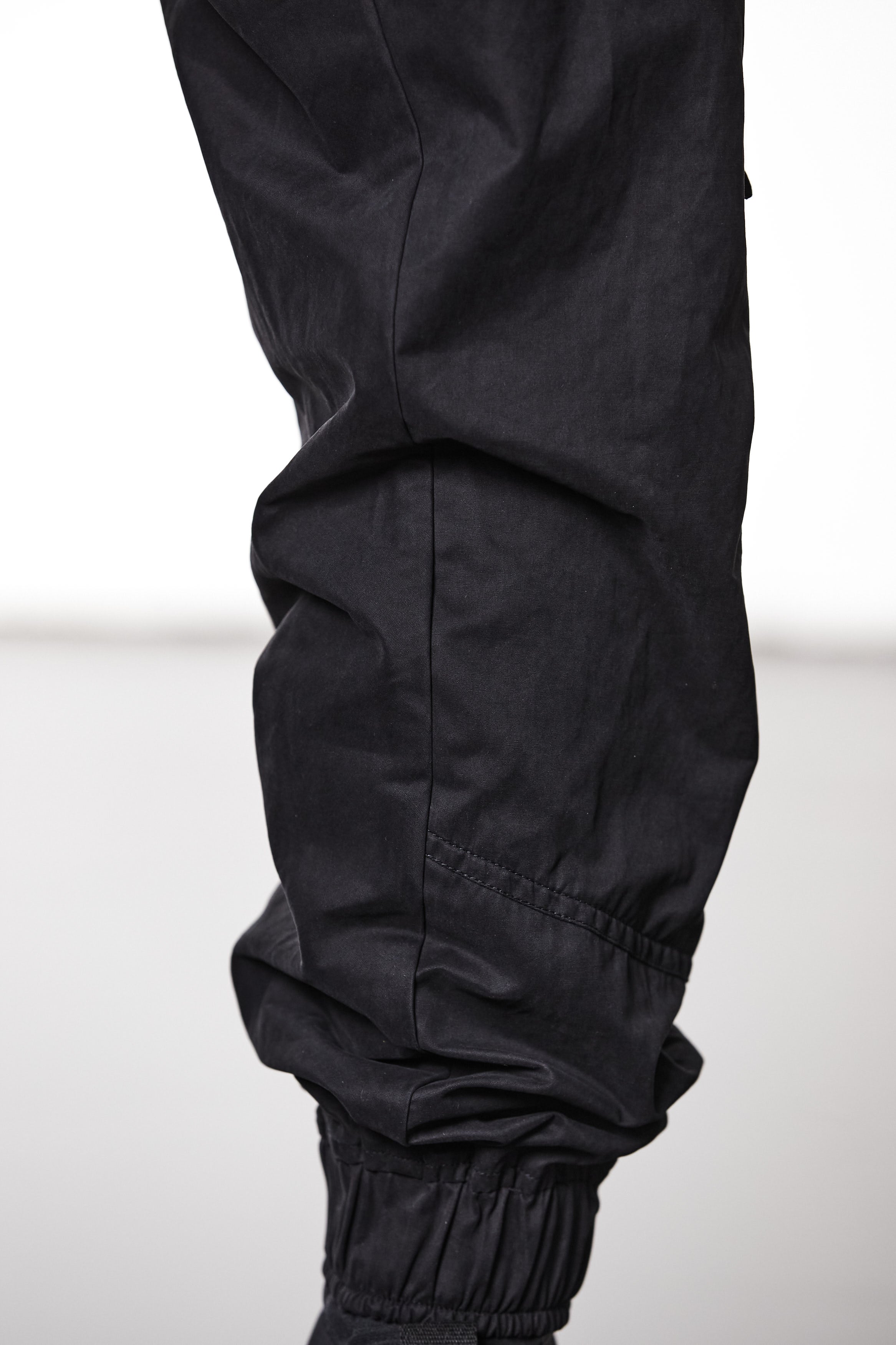 M P 15 Black Cargo Pants – Relaxed Fit with Utility Pockets and Elastic Cuffs Black Man THOM KROM