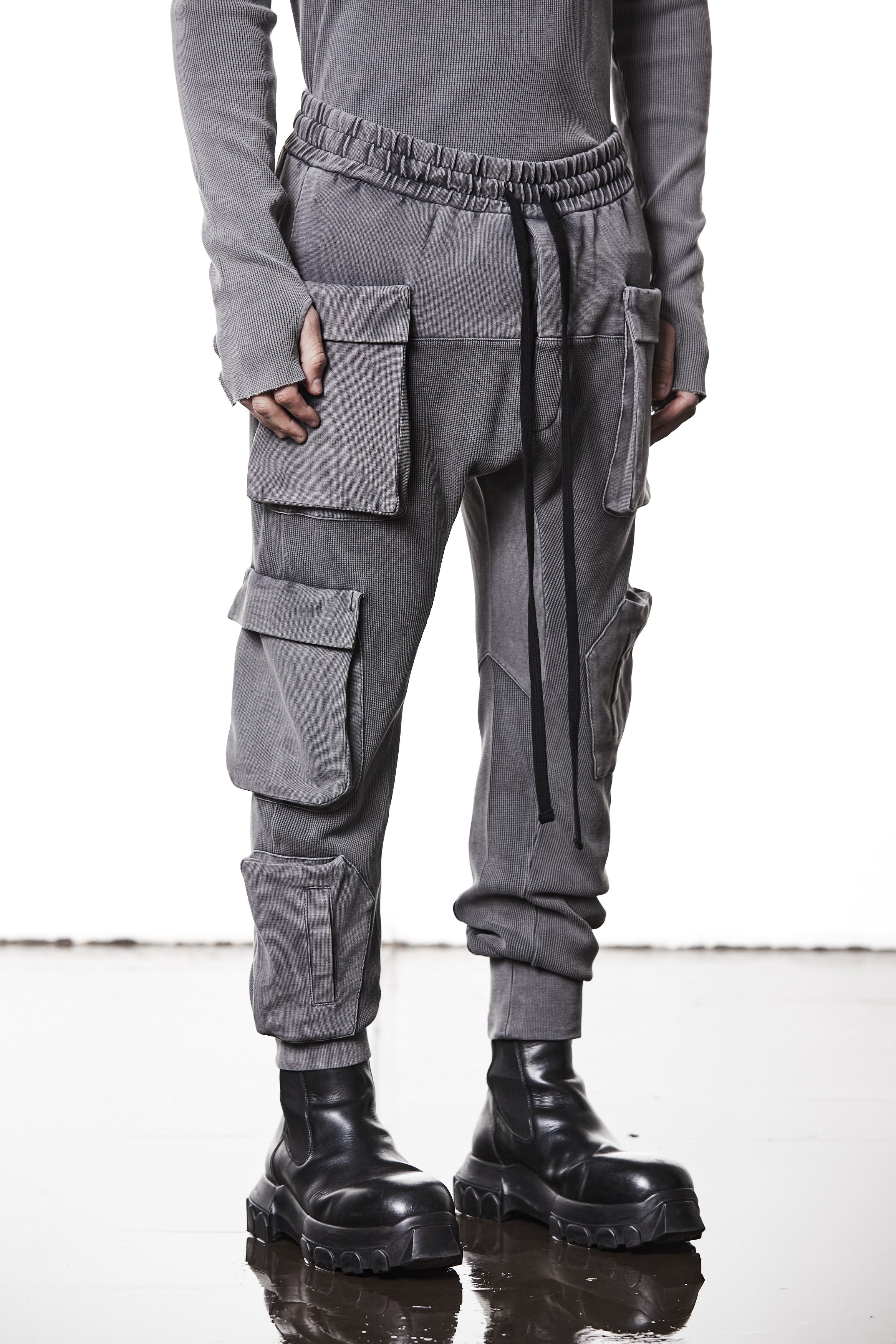 M ST 502 – Cargo Pants Multi-Pocket Long Drawstrings Elastic Waist Tapered Cuffs Used Grey Man THOM KROM