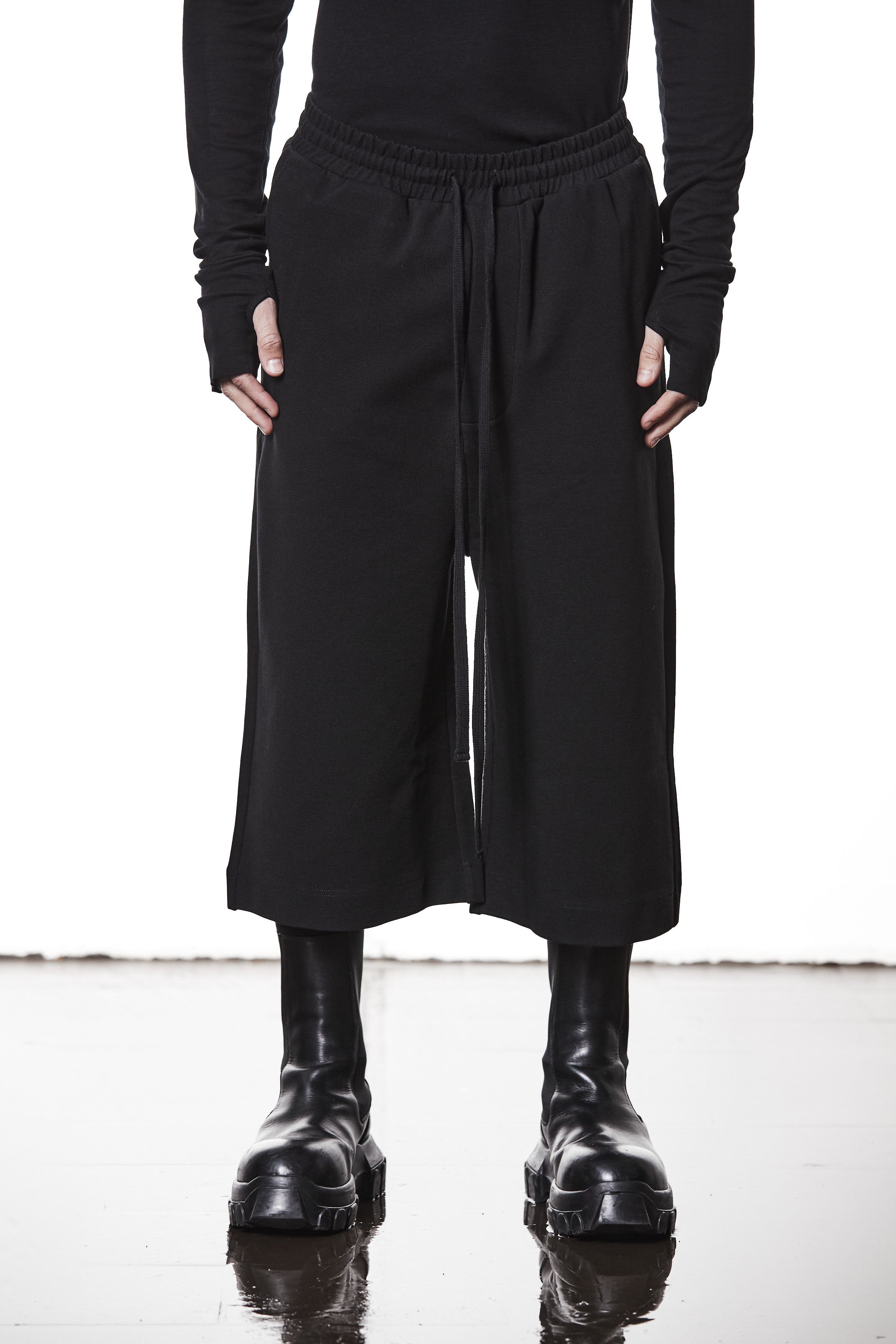 M ST 507 Black Wide-Leg Cropped Pants – Elastic Waist with Drawstrings and Back Pockets Black Man THOM KROM