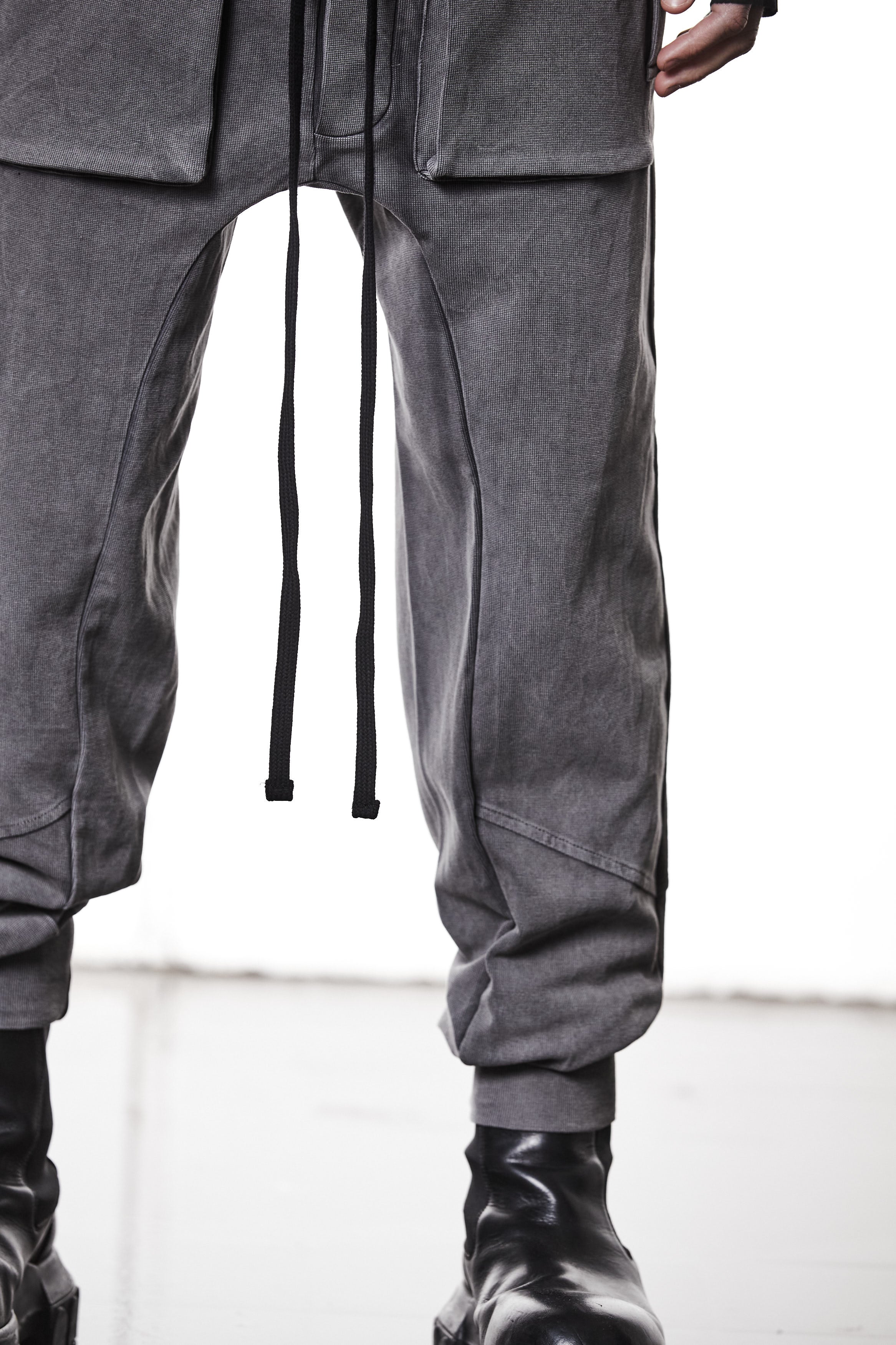 M ST 509 – Cargo Pants Multi-Pocket Long Drawstrings Elastic Waist Tapered Cuffs Used Grey - Man THOM KROM