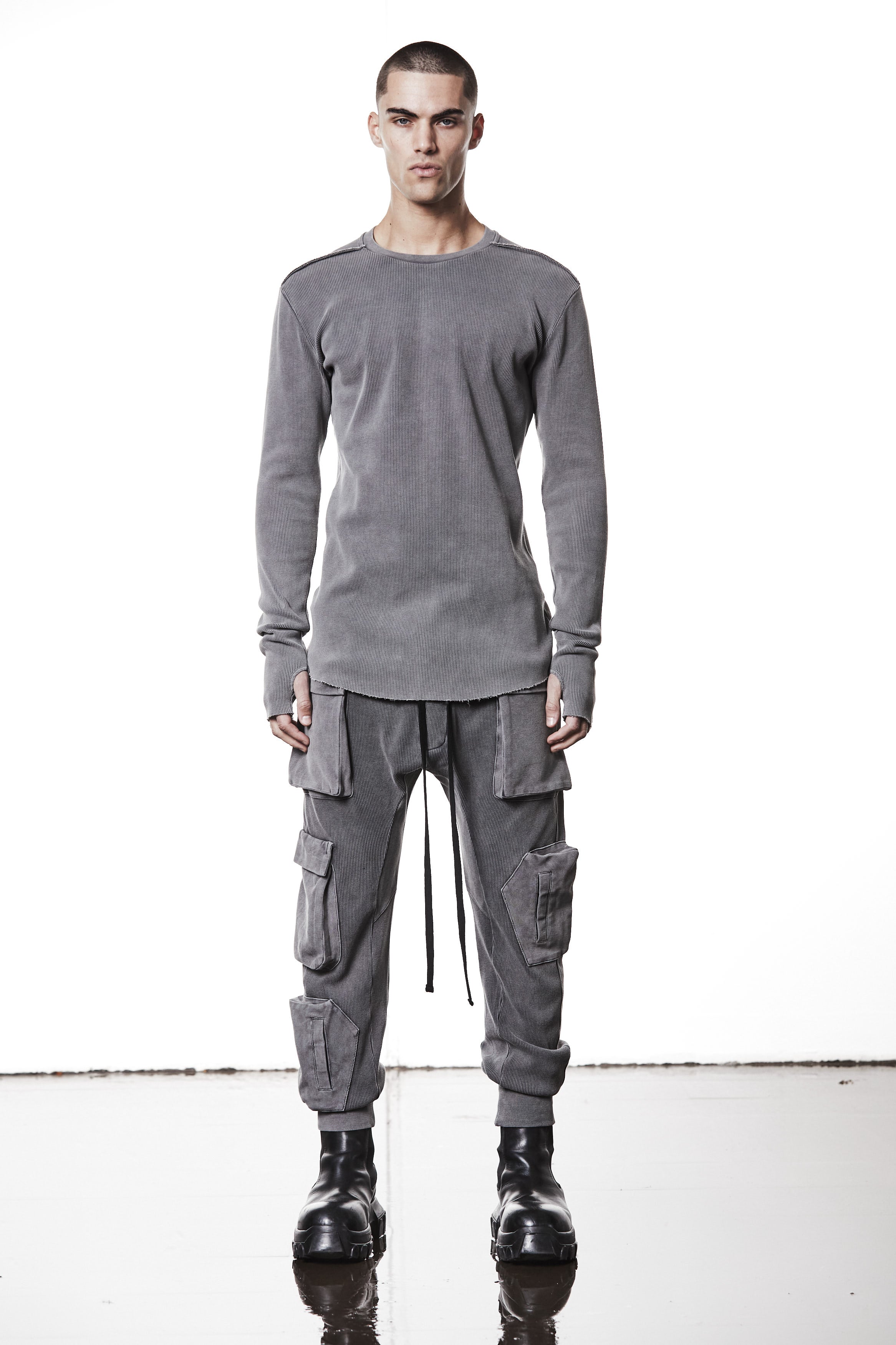 M TS 898 Fitted Long-Sleeve Top – Ribbed Texture with Exposed Seams and Thumbholes Used Grey Man THOM KROM