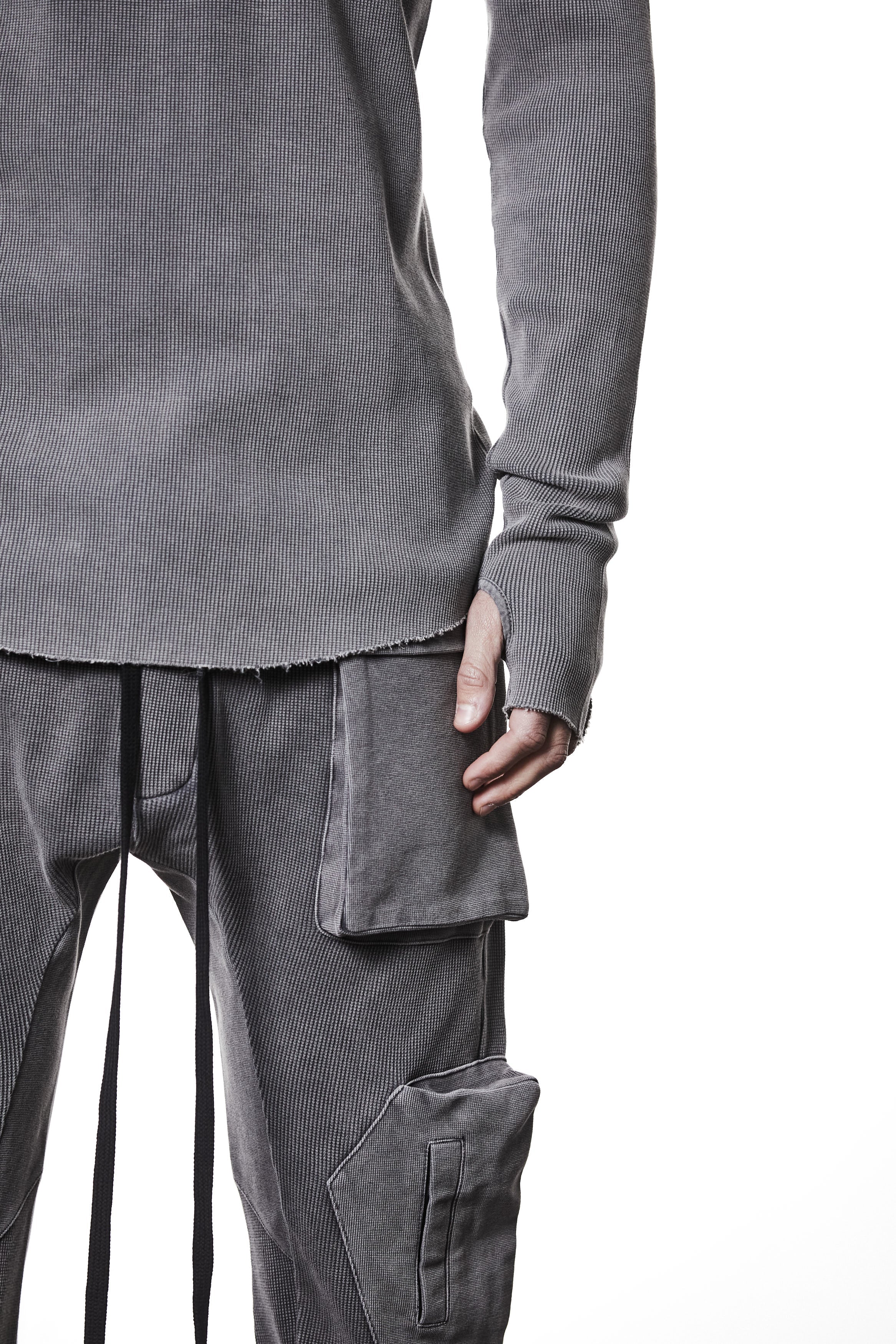 M TS 898 Fitted Long-Sleeve Top – Ribbed Texture with Exposed Seams and Thumbholes Used Grey Man THOM KROM