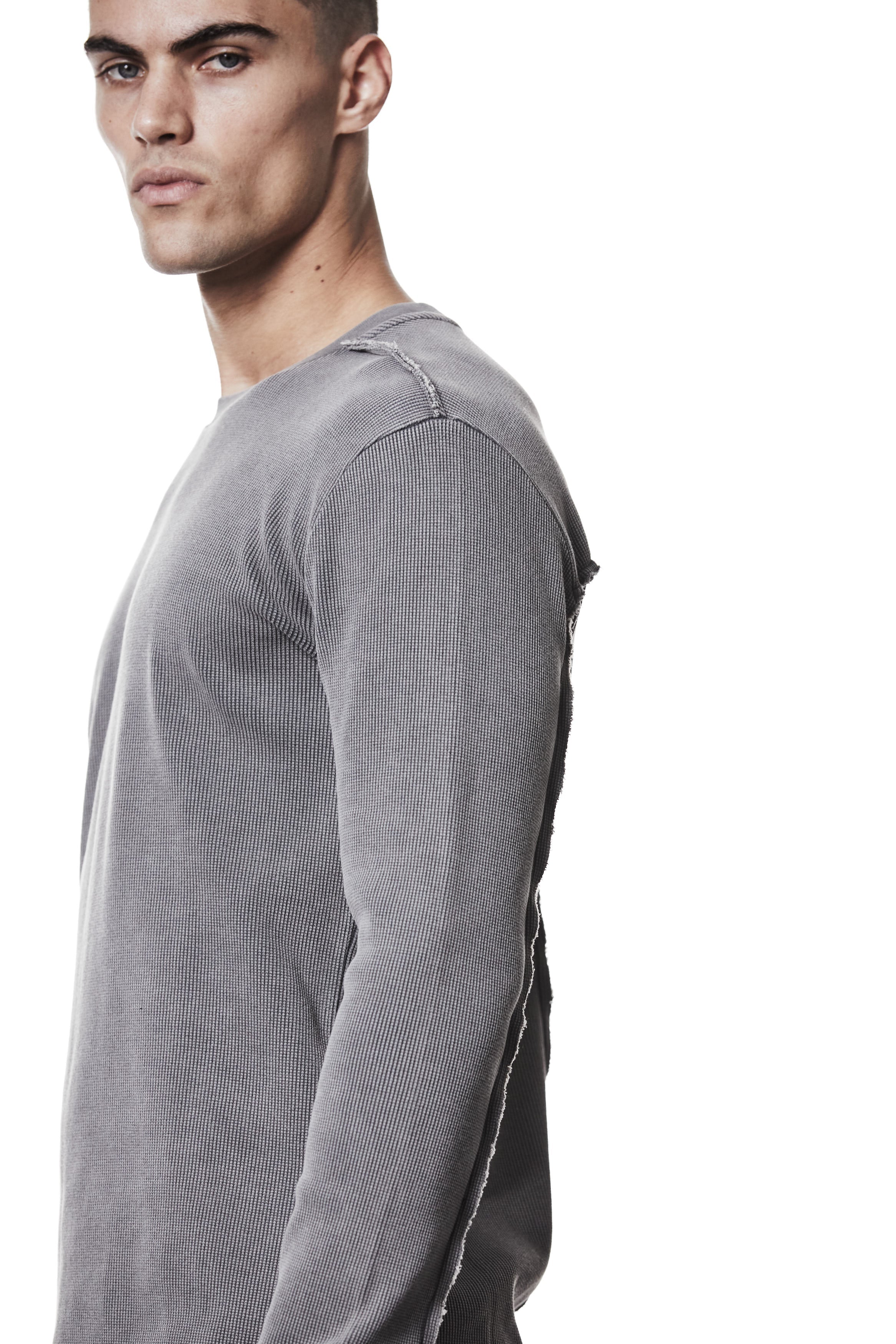 M TS 898 Fitted Long-Sleeve Top – Ribbed Texture with Exposed Seams and Thumbholes Used Grey Man THOM KROM