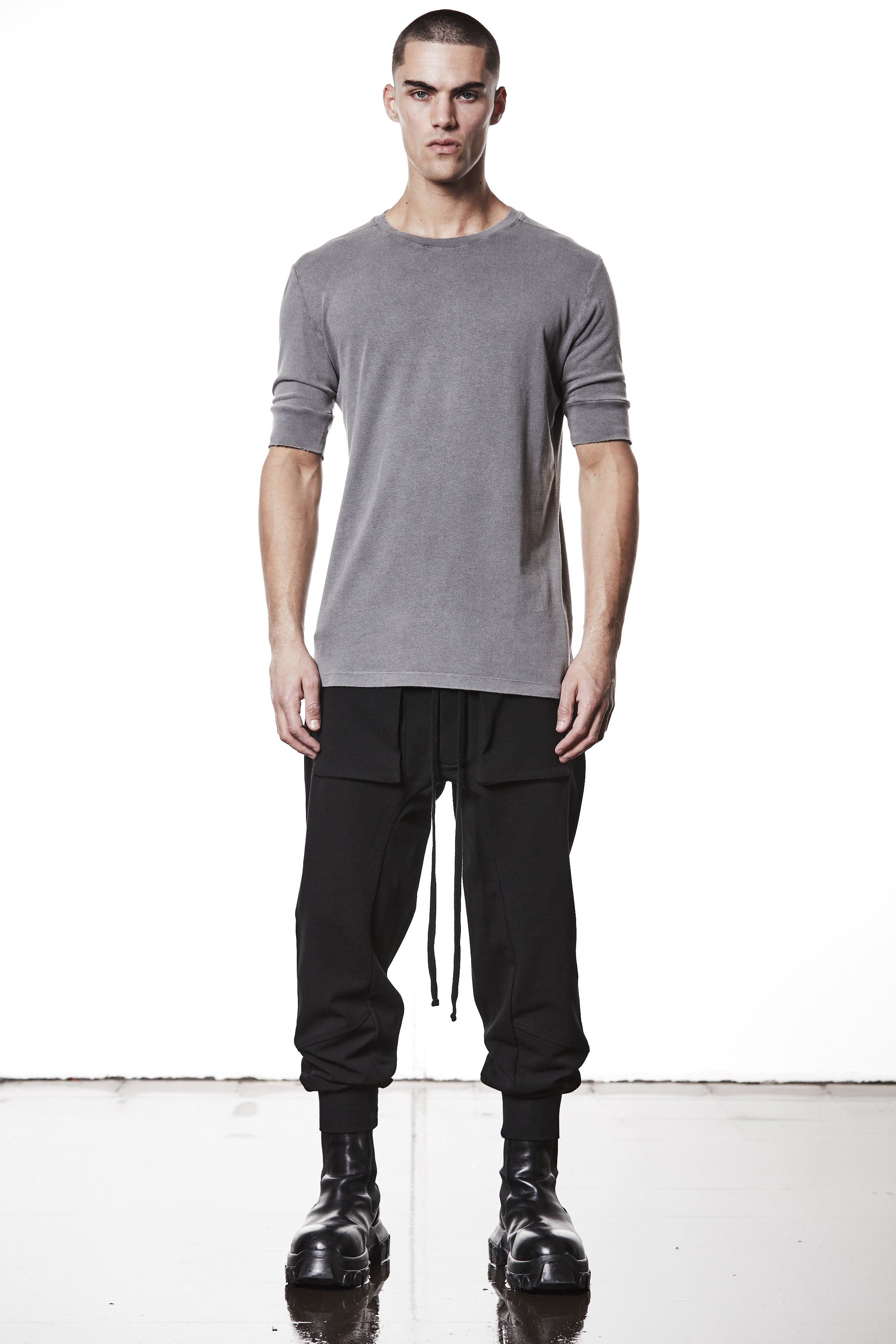 M TS 903 – Fitted Short-Sleeve T-Shirt Extended Cuffs Raw Edge Used Grey - Man THOM KROM