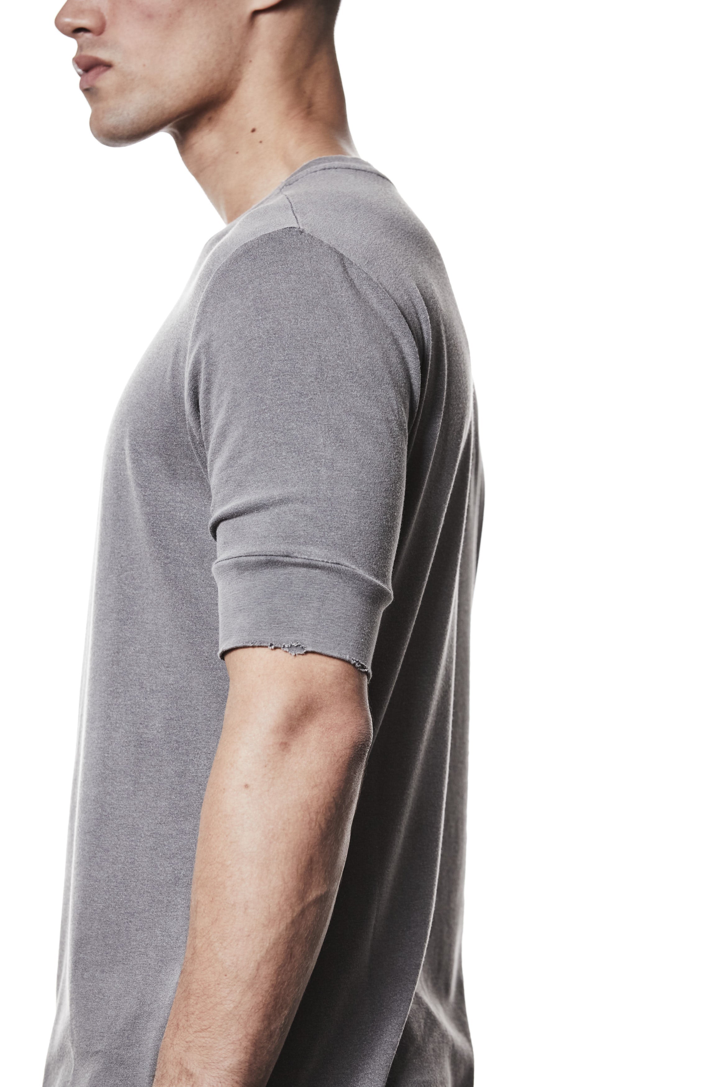 M TS 903 – Fitted Short-Sleeve T-Shirt Extended Cuffs Raw Edge Used Grey - Man THOM KROM