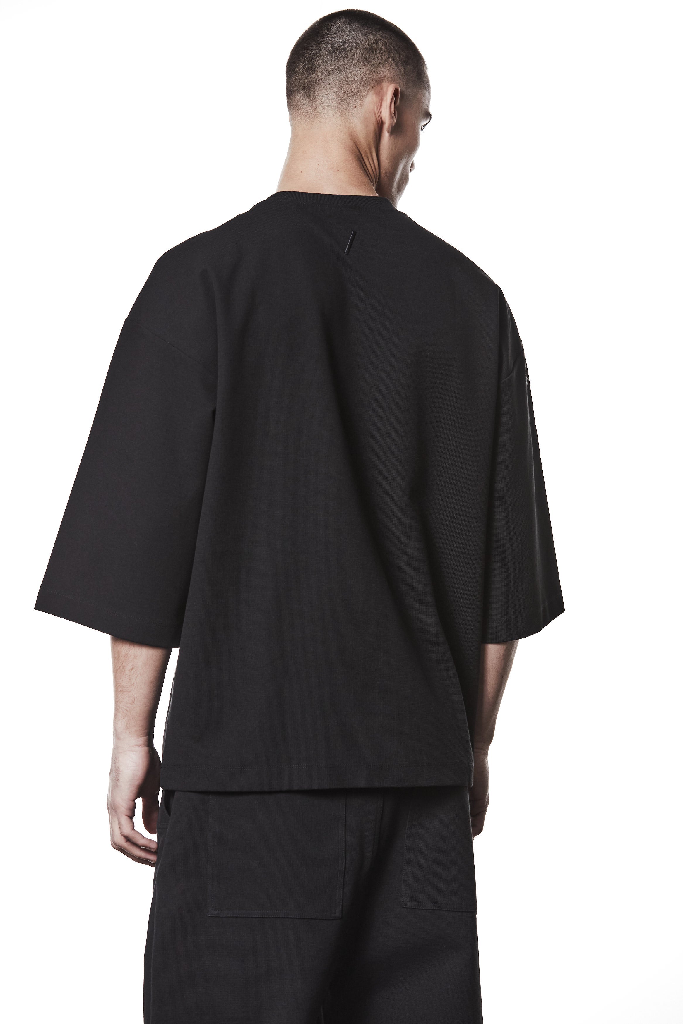 M TS 906 Black Oversized T-Shirt – Wide Sleeves and Relaxed Fit Black Man THOM KROM