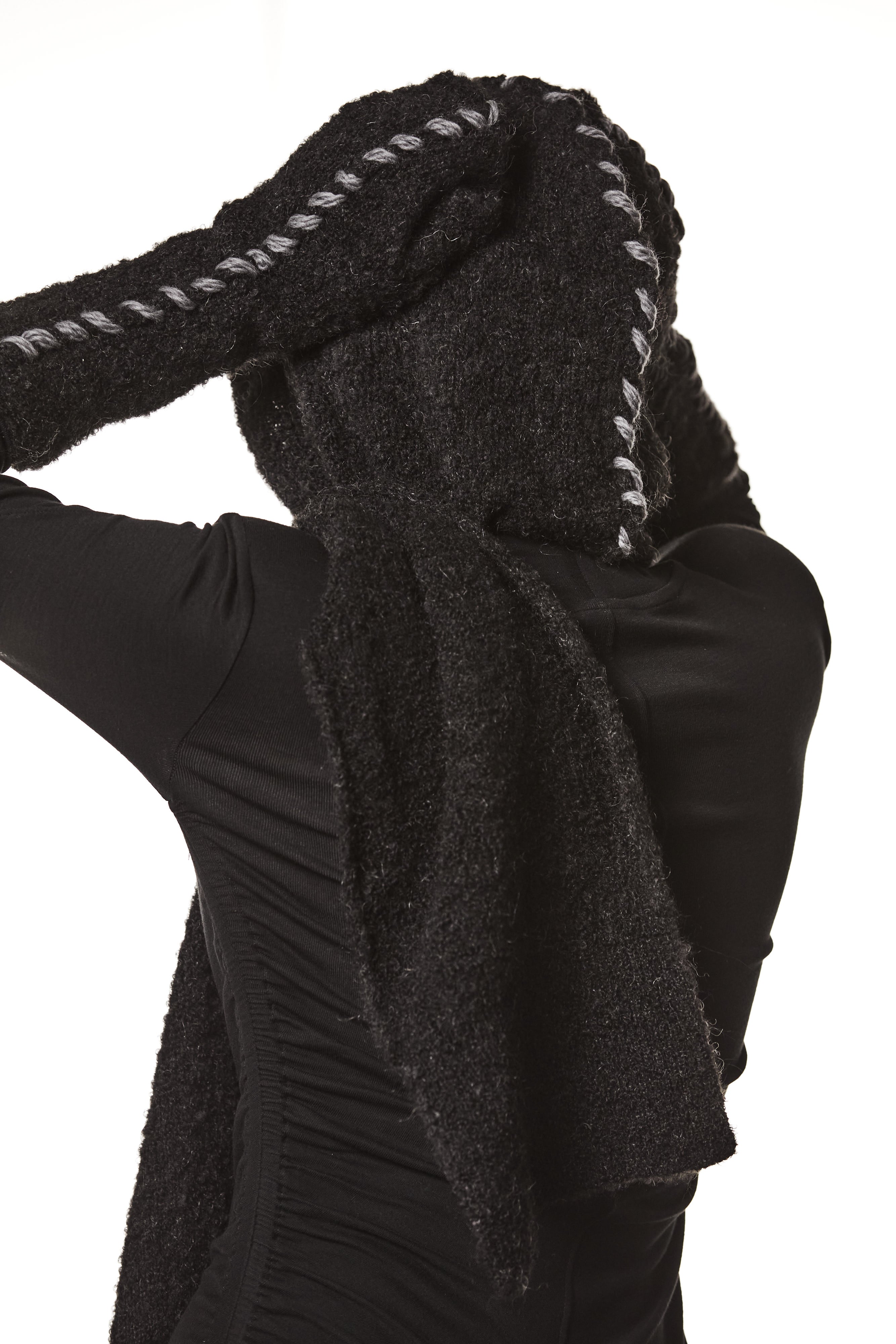 W516 UNISEX SCARF BLACK THOM KROM