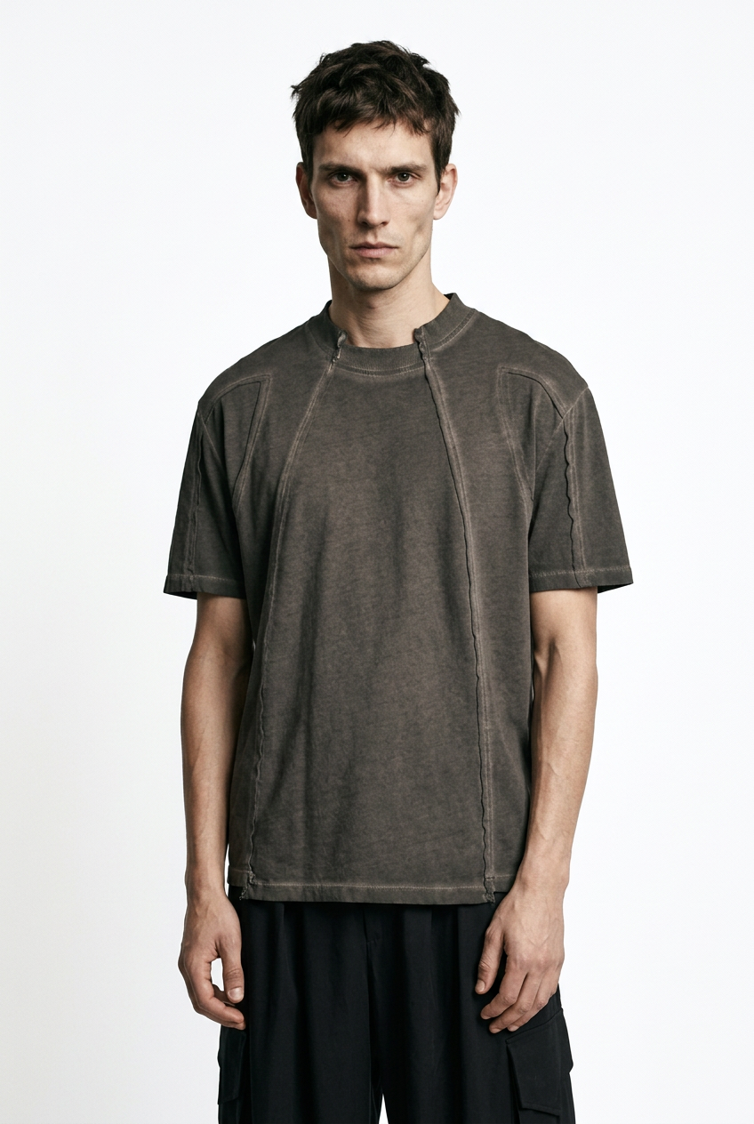 LA HAINE INSIDE US M1295 Mud cold-dyed cotton T-shirt, three-quarter front view