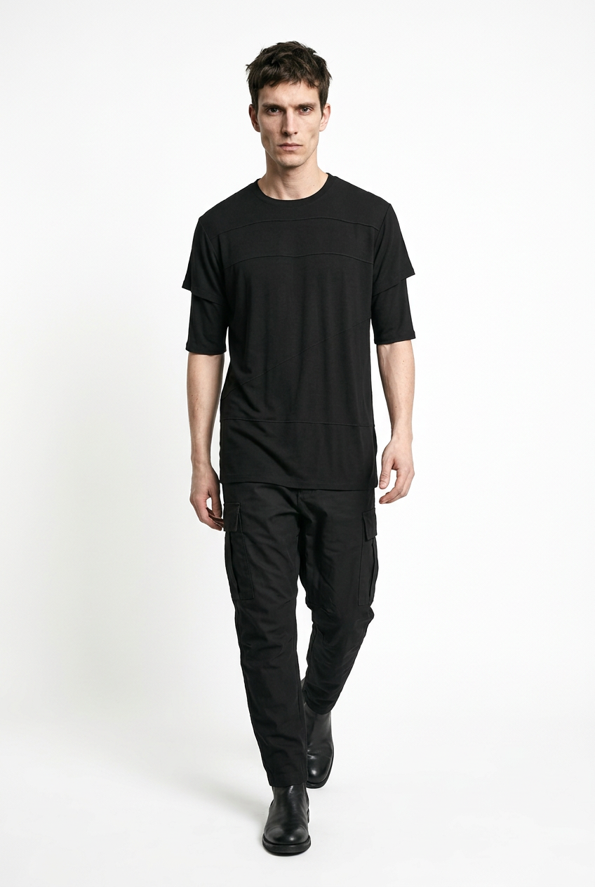 LA HAINE INSIDE US M1358 T-shirt in black — walking front view