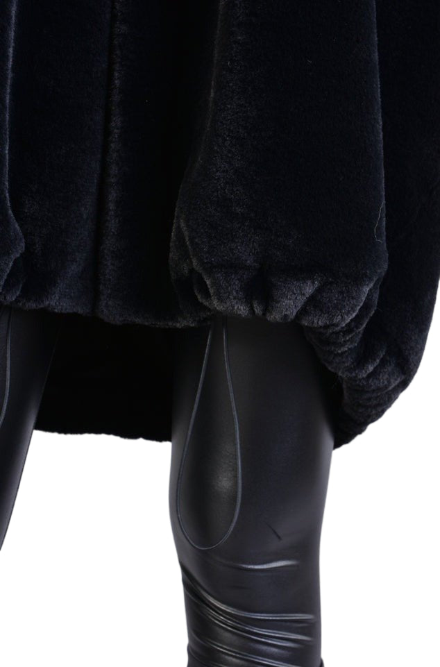 A33Q LM045 BLACKD Faux Fur Lined Oversize Coat