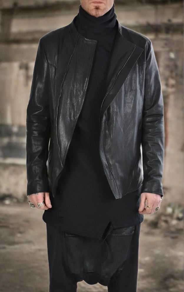 3B DEDA19 Black leather jacket.