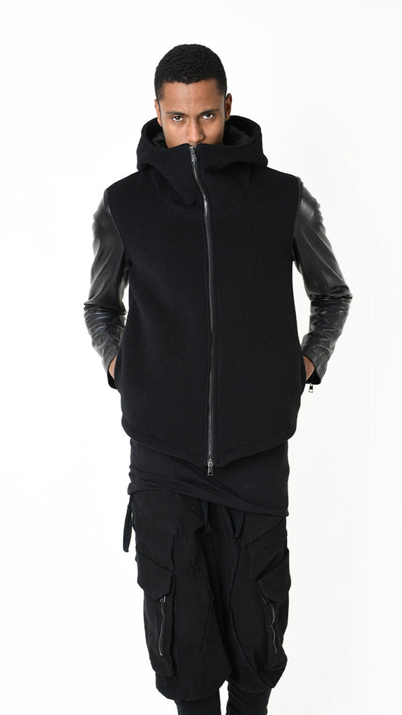 A33B LM18225 sport jacket with wool cloth, leather sleeves, and lined hood.