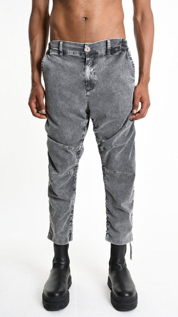 A33B M103325 TROUSER in marmorized grey with elastic waist and pockets.