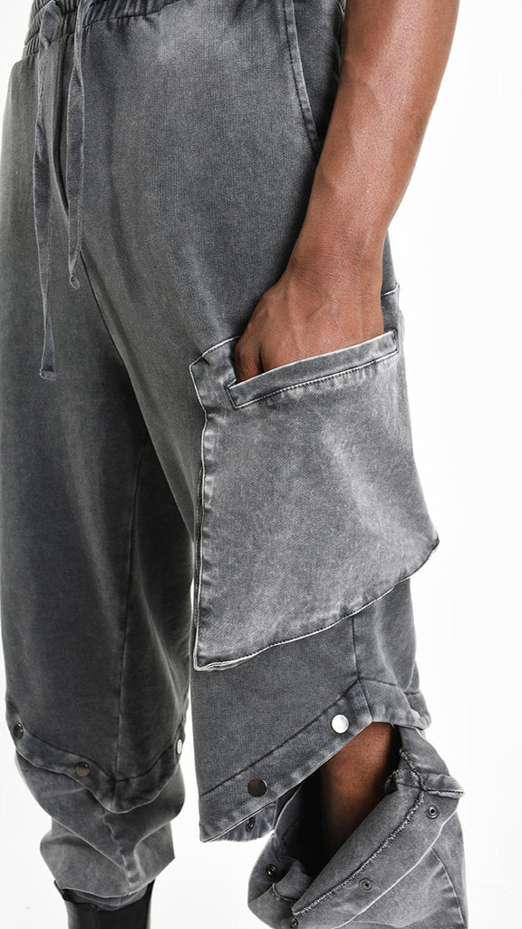 A33B M104325 TROUSER in grey with marmorized finish, fleece-cotton blend, and practical pockets.