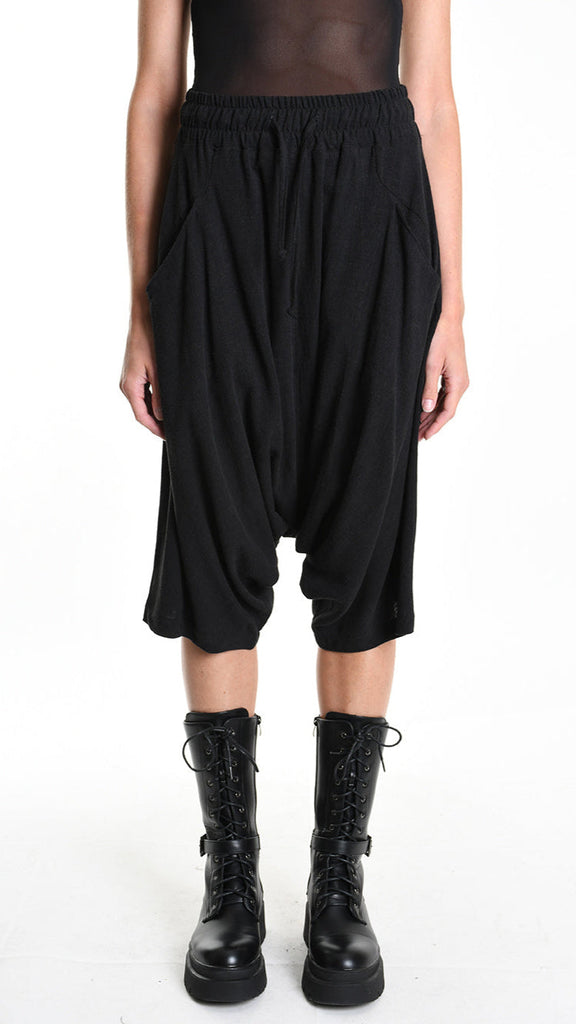 Unisex black A33M M101125 pant/short in viscose-linen blend with low crotch fit and elastic waist.