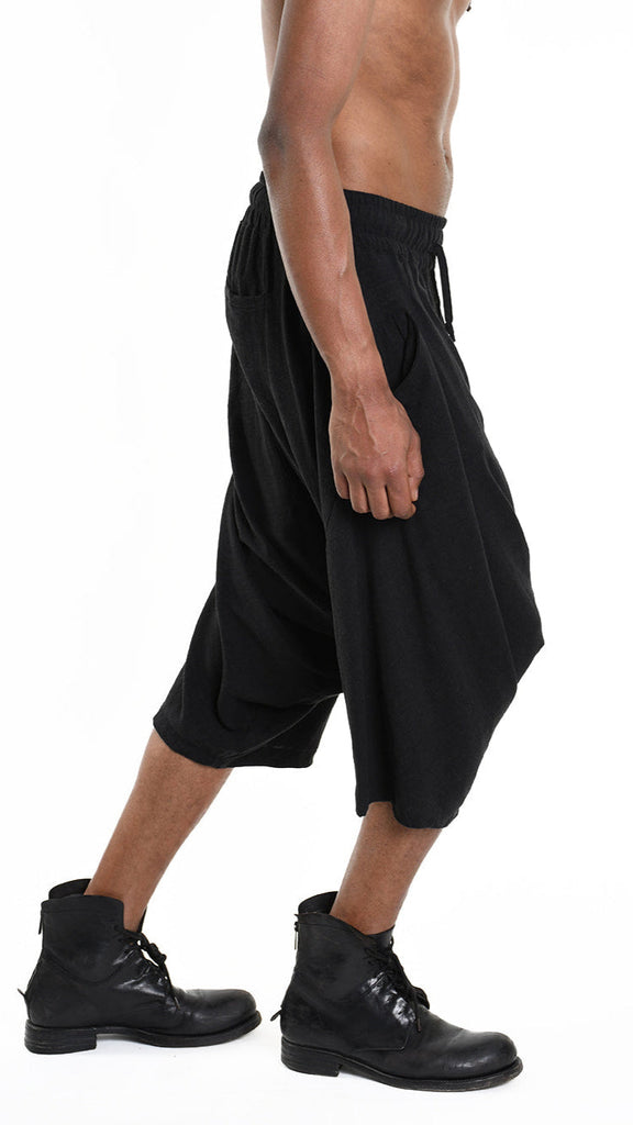 A33M M101125 PANT unisex black viscose linen shorts with elastic waist.