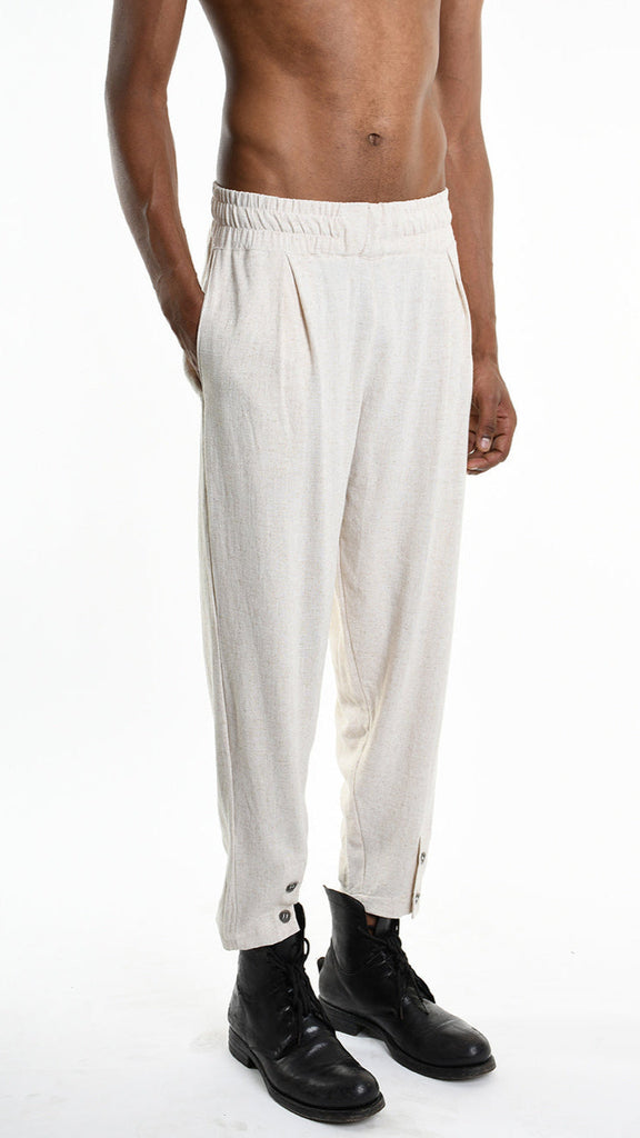 A33M M101225 Trouser in ecru, regular fit, viscose linen blend, with elastic waist and bottom buttons.