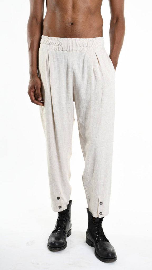 A33M M101225 Trouser in viscose linen ecru with pinces and button details.