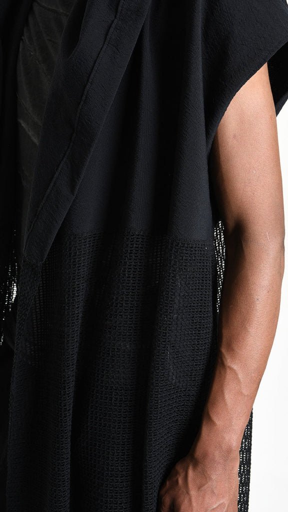 A33M M101625 GILET in black with cotton jacquard and net design.