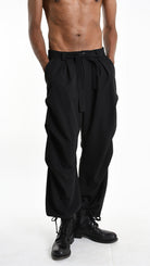 A33R M102625 TROUSER Cargo Fluido with Pinces Black