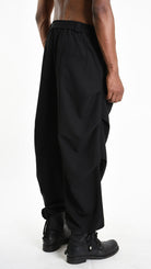 A33R M102625 TROUSER Cargo Fluido with Pinces Black