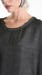 A34B W508425 BLUSA Over Satin Viscose Dyed Cold Black