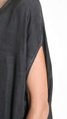 A34B W508425 BLUSA Over Satin Viscose Dyed Cold Black