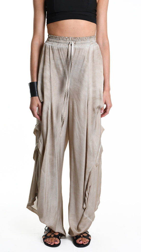 A34B W512425 TROUSER Over Wide Satin Viscose Sand.