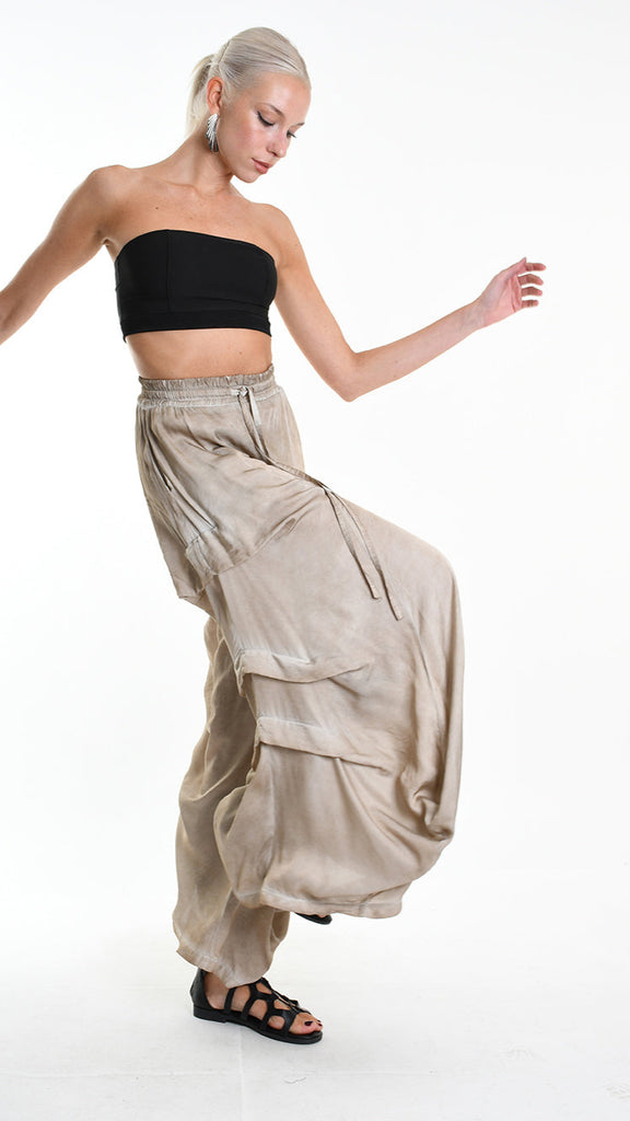 A34B W512425 TROUSER Over Wide Satin Viscose Sand.