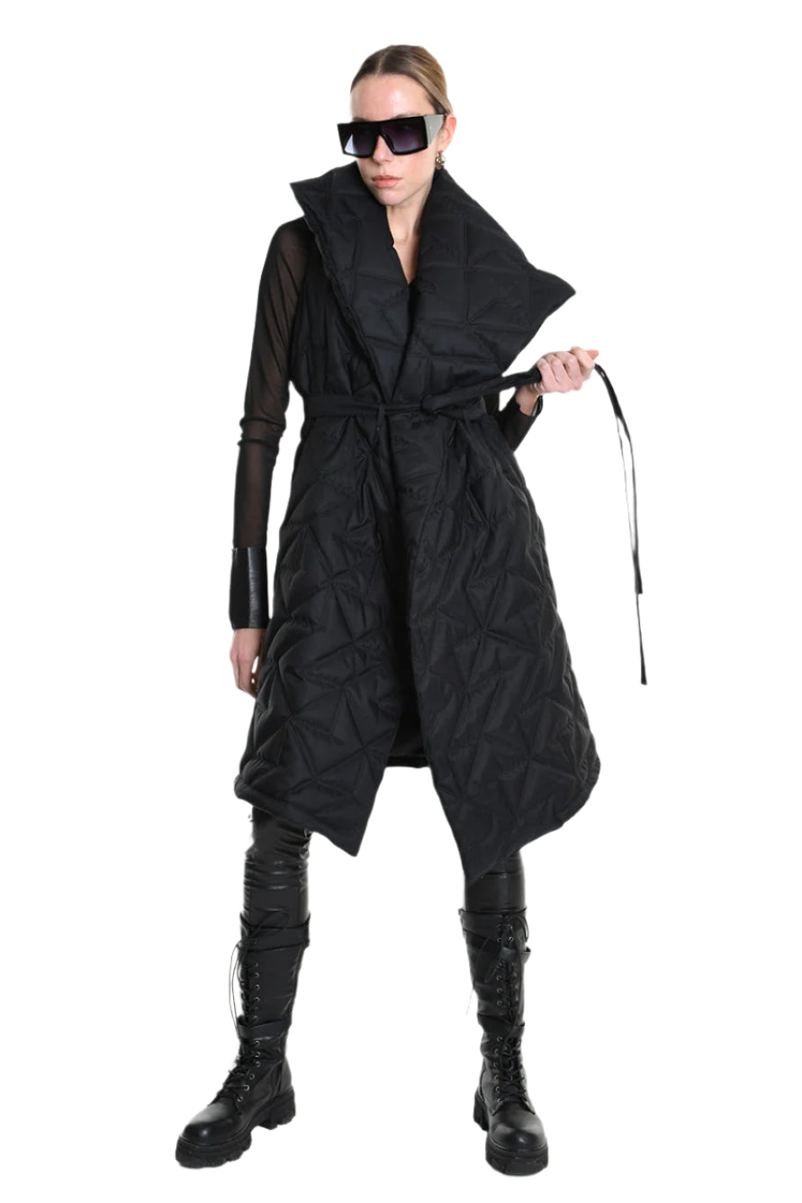 4P W5217 DOWN VEST Sleeveless in Matte Nylon, 150g Padding, Black. TEPHRA