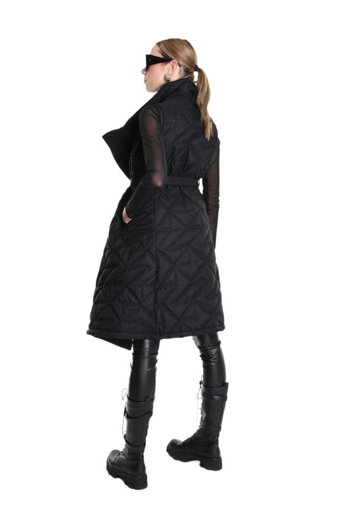 4P W5217 DOWN VEST Sleeveless in Matte Nylon, 150g Padding, Black. TEPHRA