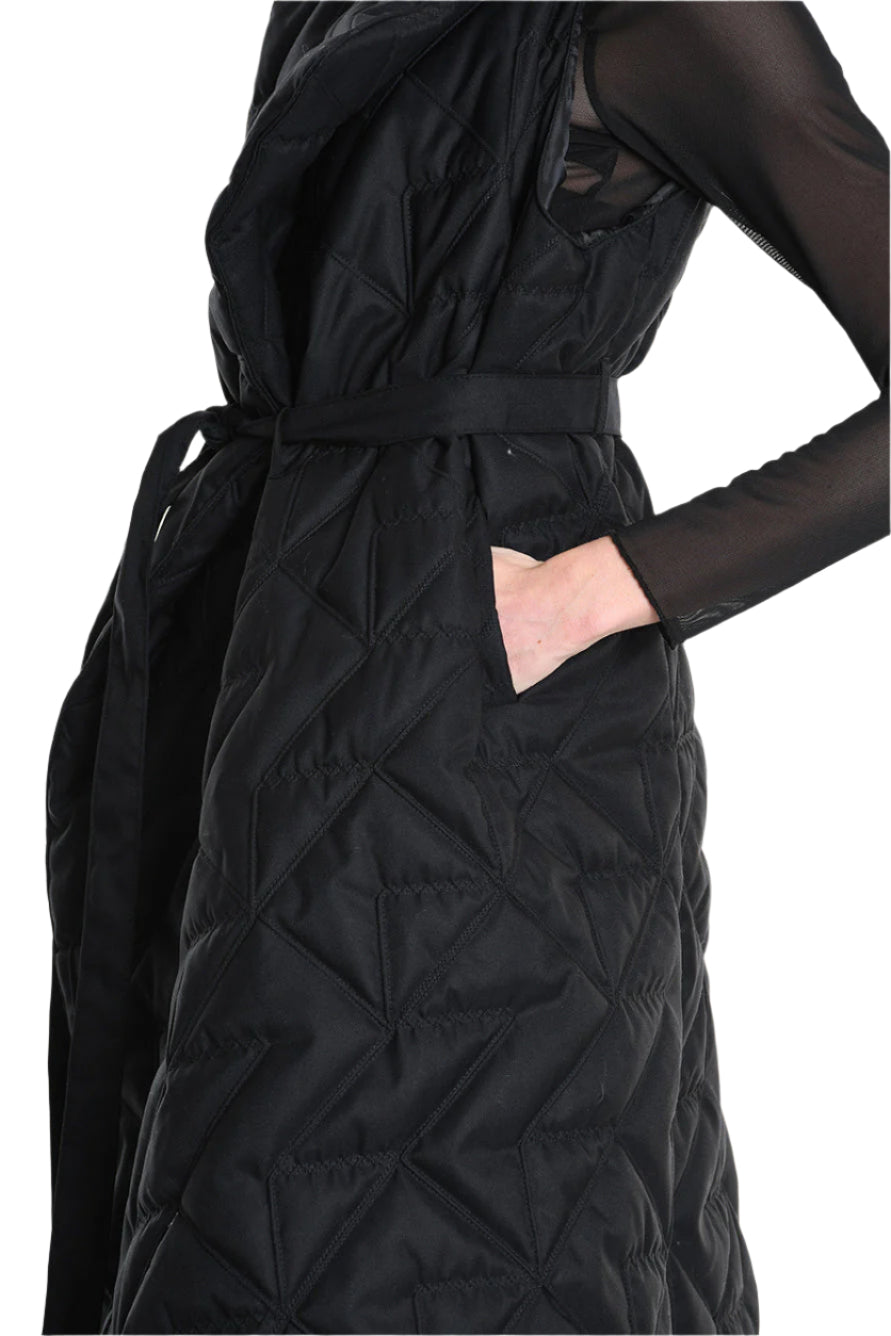 4P W5217 DOWN VEST Sleeveless in Matte Nylon, 150g Padding, Black. TEPHRA