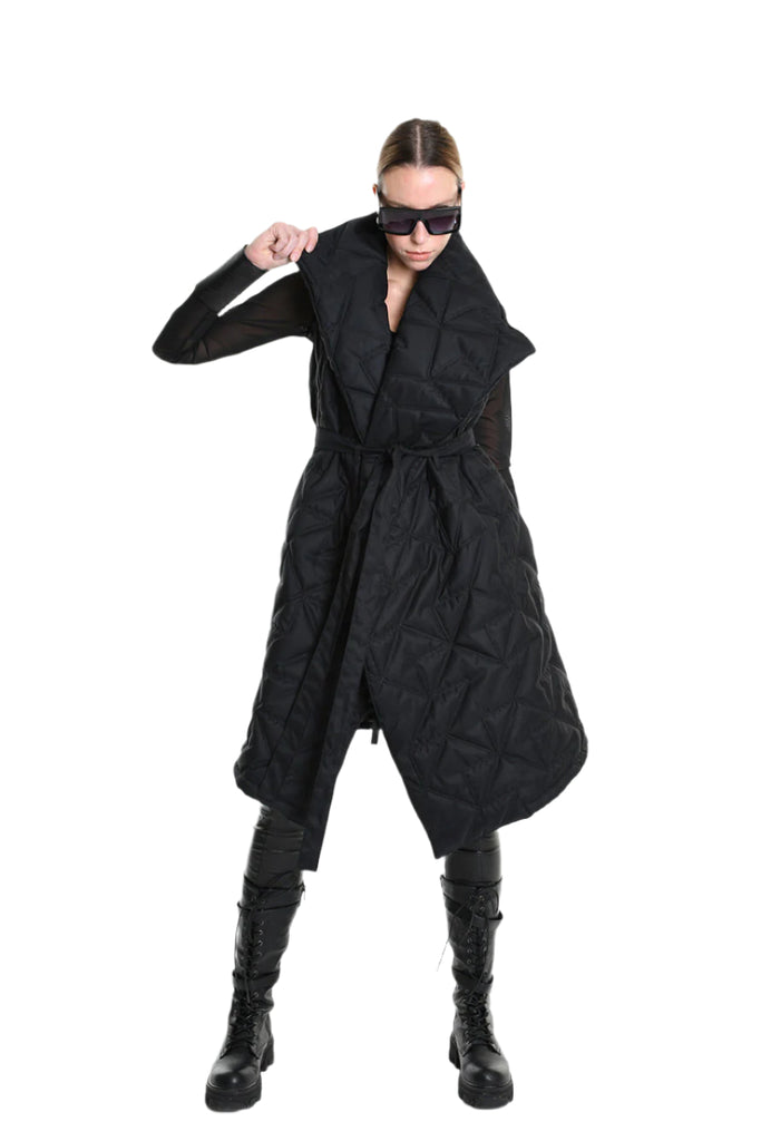 4P W5217 DOWN VEST Sleeveless in Matte Nylon, 150g Padding, Black. TEPHRA