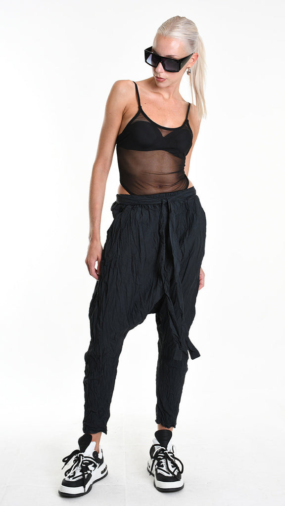 A34R W504125 TROUSER Over Cotton Organic Crumpled Black.