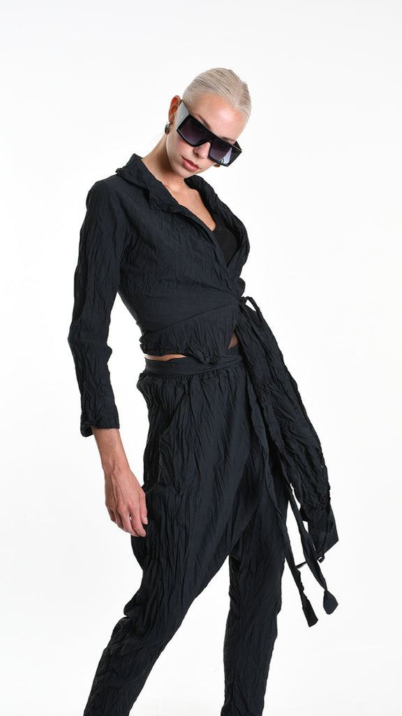 A34R W504325 JACKET Asymmetric Cotton Organic Crumpled Black.